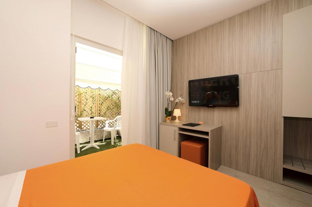 Hotel Simi Lan Lignano Sabbiadoro Exteriör bild