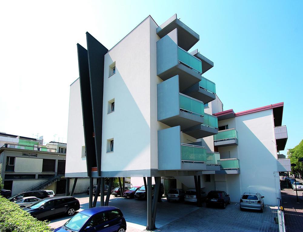 Hotel Simi Lan Lignano Sabbiadoro Exteriör bild