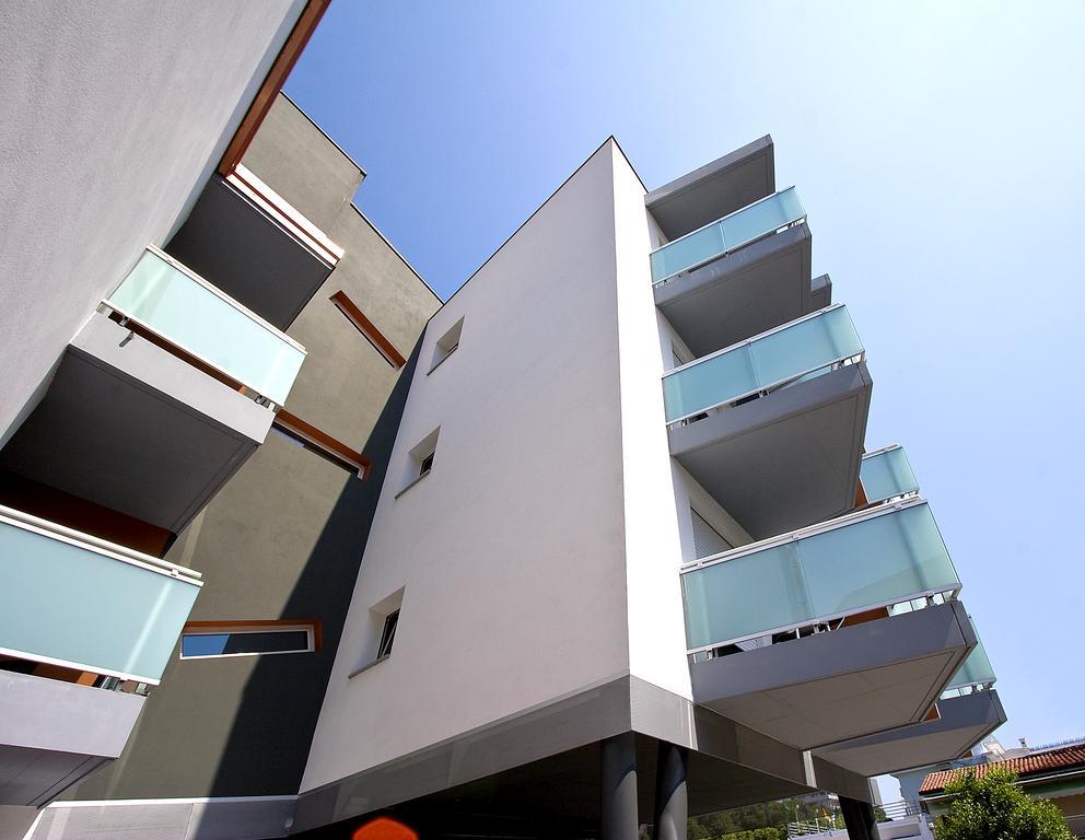 Hotel Simi Lan Lignano Sabbiadoro Exteriör bild