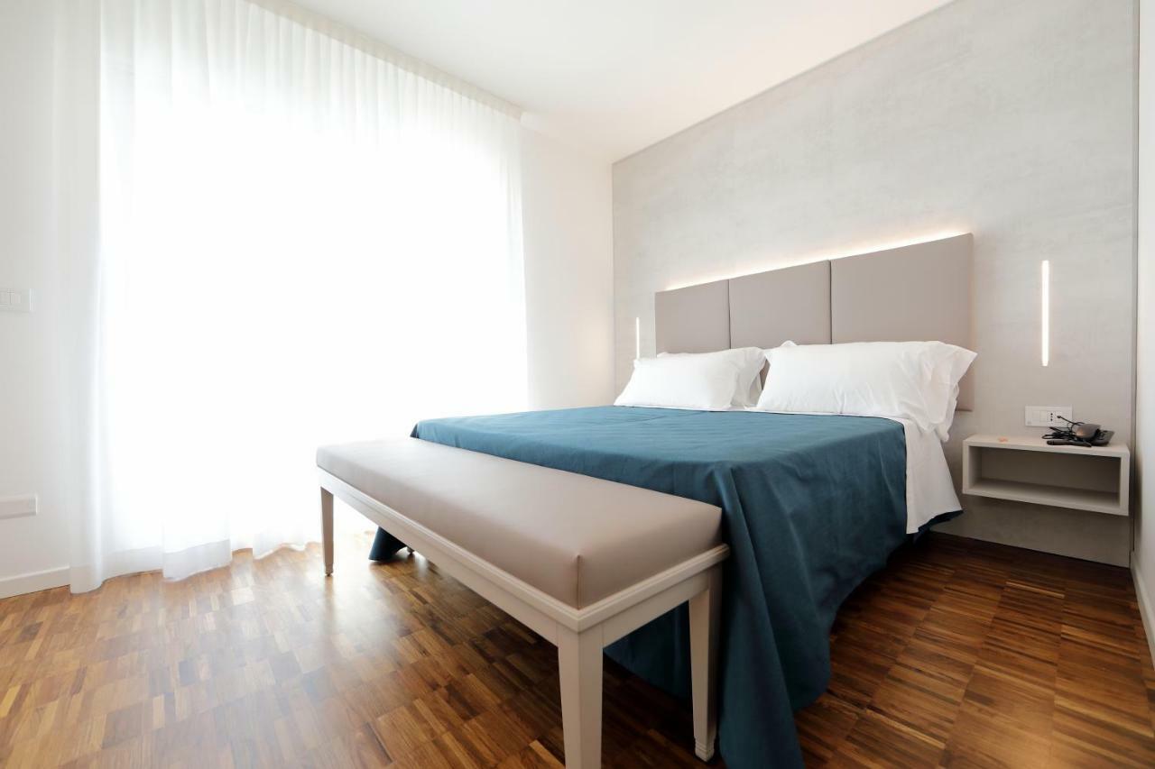 Hotel Simi Lan Lignano Sabbiadoro Exteriör bild