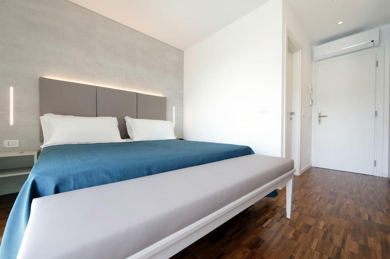 Hotel Simi Lan Lignano Sabbiadoro Exteriör bild
